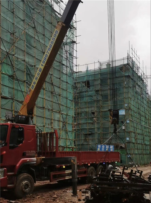 梅县区“慢工细活”—— 吊车的 “微动控制” 技术